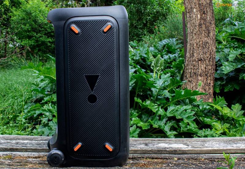 JBL PartyBox 310 Review: The Quintessential Party Speaker